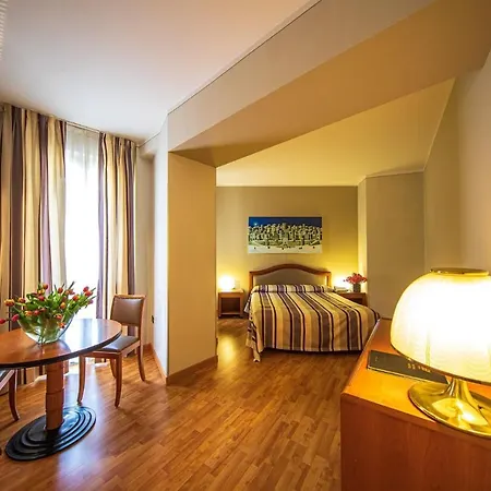 Intra Hotel イントラ