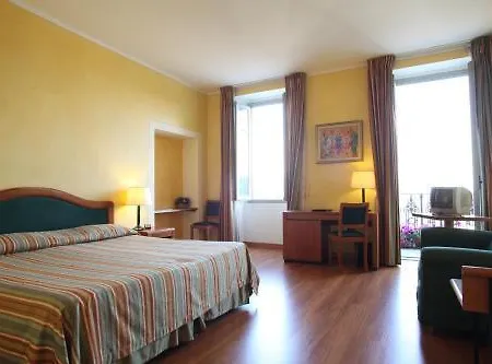Hotel Intra Hotel