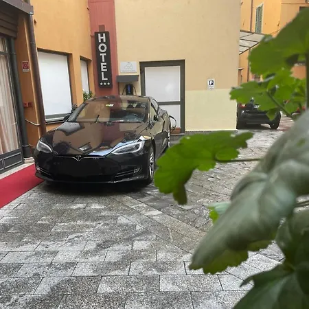 فندق Intra Hotel إنترا