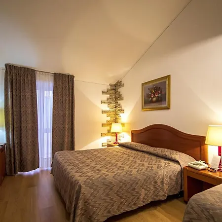 Intra Hotel Отель Интра