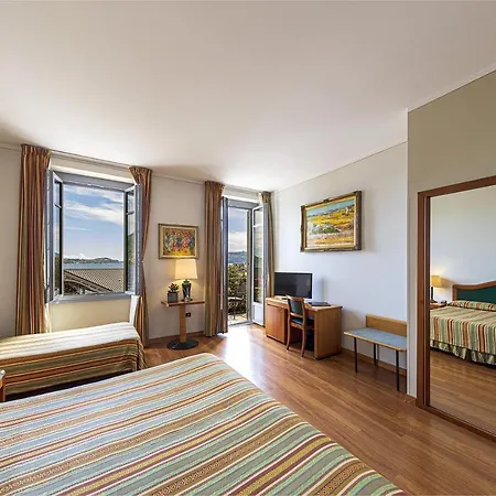 Отель Intra Hotel