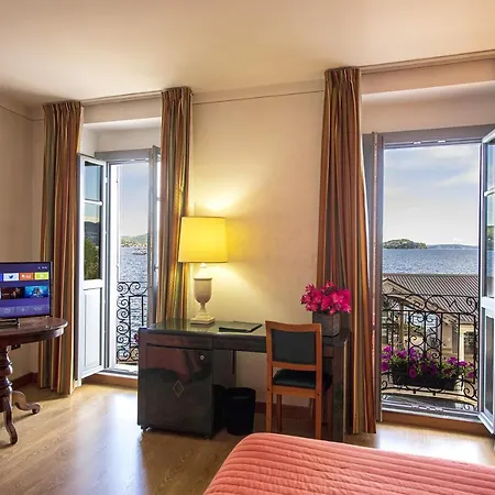 Intra Hotel Intra