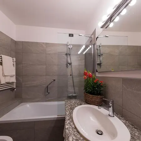 فندق Intra Hotel إنترا