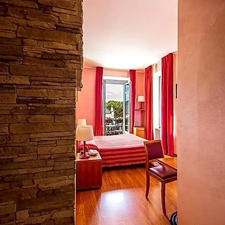Hotel Intra Hotel